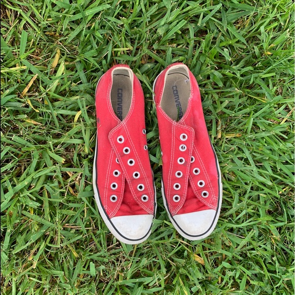 RED CHUCK TAYLOR CONVERSE - Picture 2 of 3